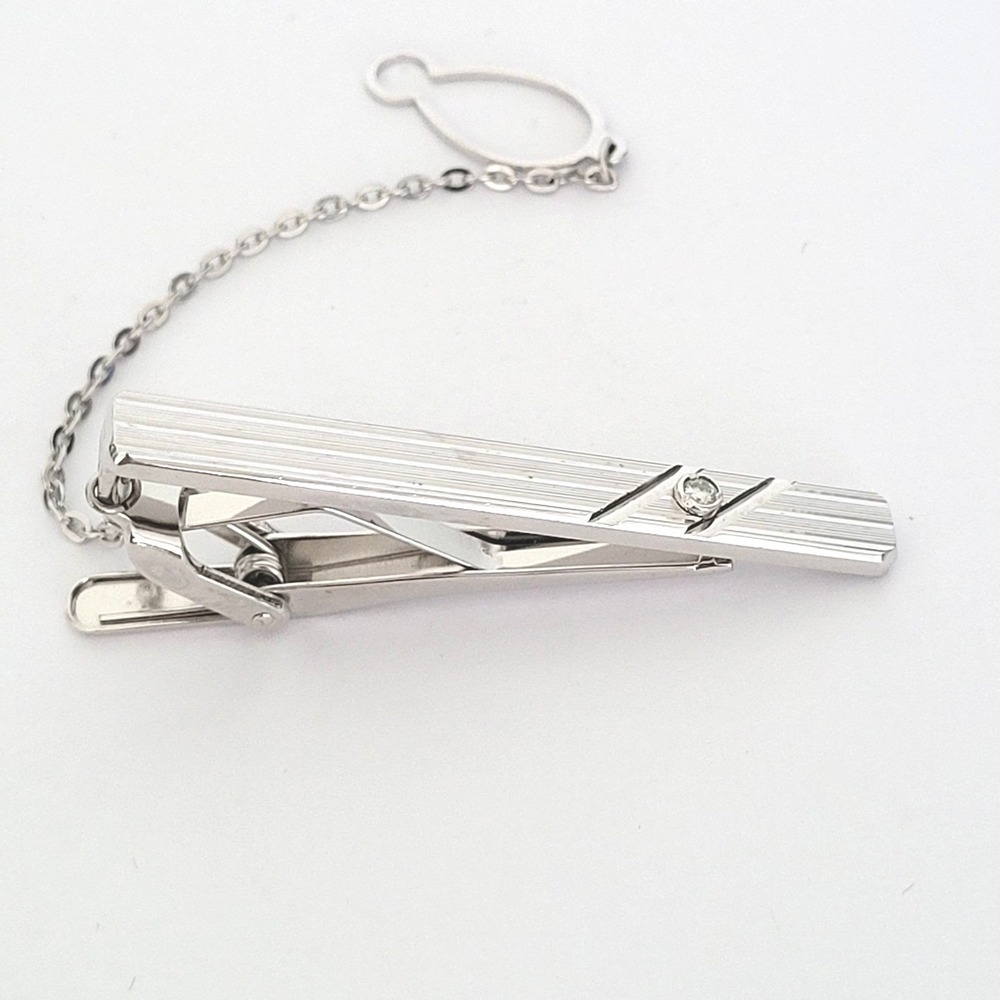 Vintage Silver‎ Tie Clip Linear Textured Pattern with Accent Stone and Chain 2"